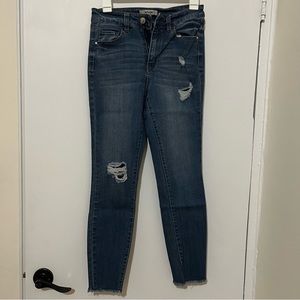 Distressed skinny jeans